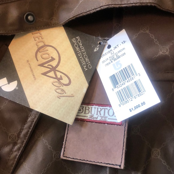 New with tags. Burton Mark XIII sovereign jacket